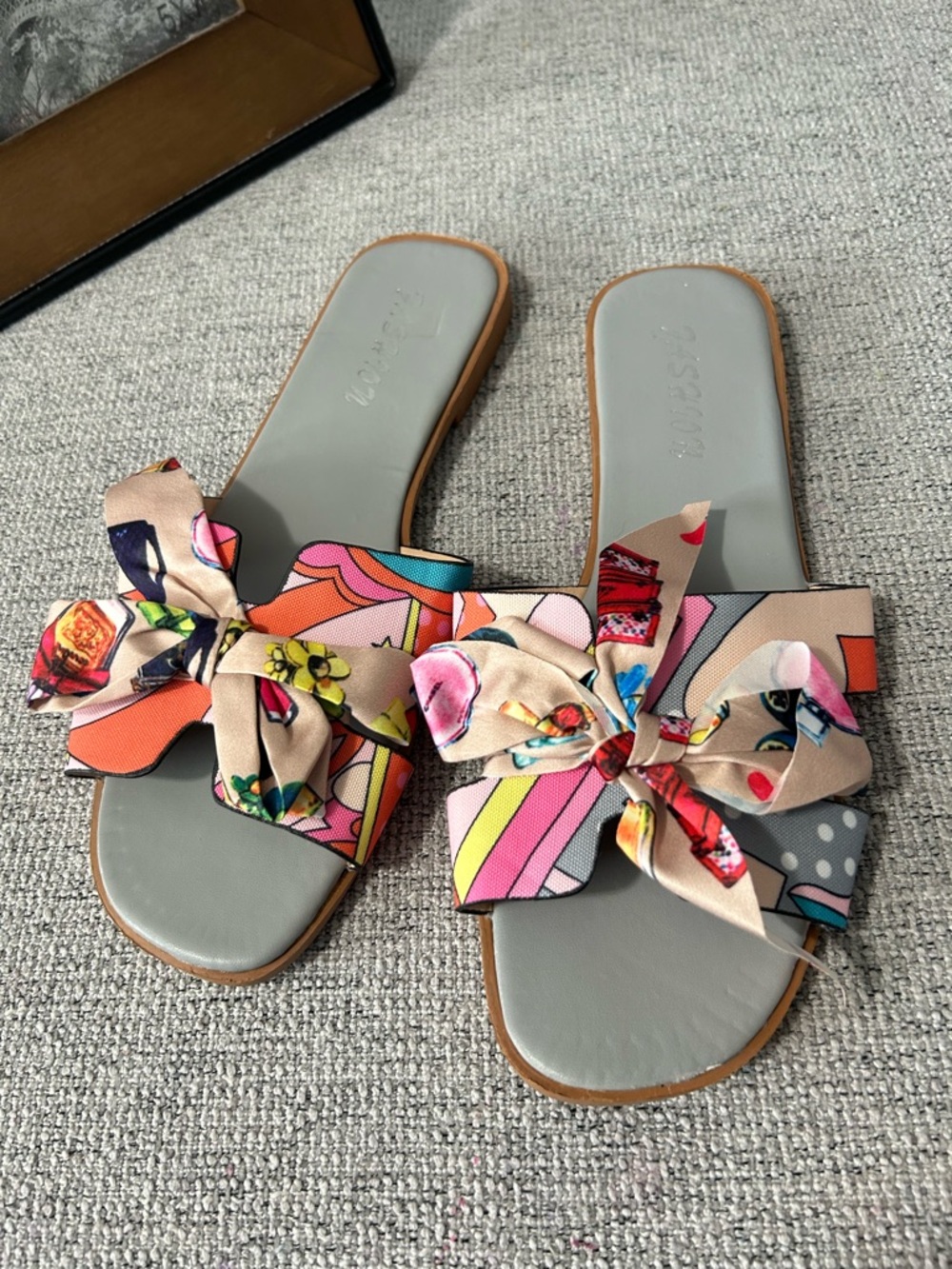WORSTe Multicolor Bow Slide Mules in Beige & Gray